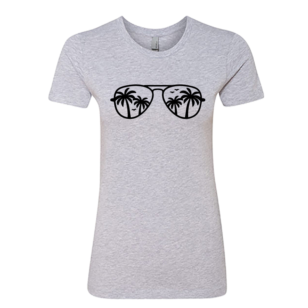 CHIC Palm Tree Sunglasses Women's T-Shirt – Stylish & Soft Vacation Tee