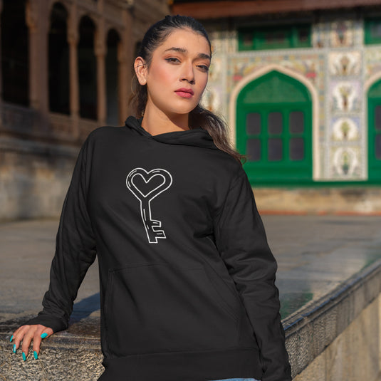 Unisex Heart Key Hoodie – Minimalist Romantic Graphic Pullover – Matching Couples Spooky-Cute Heart Padlock Sweatshirt – Premium Fleece Streetwear