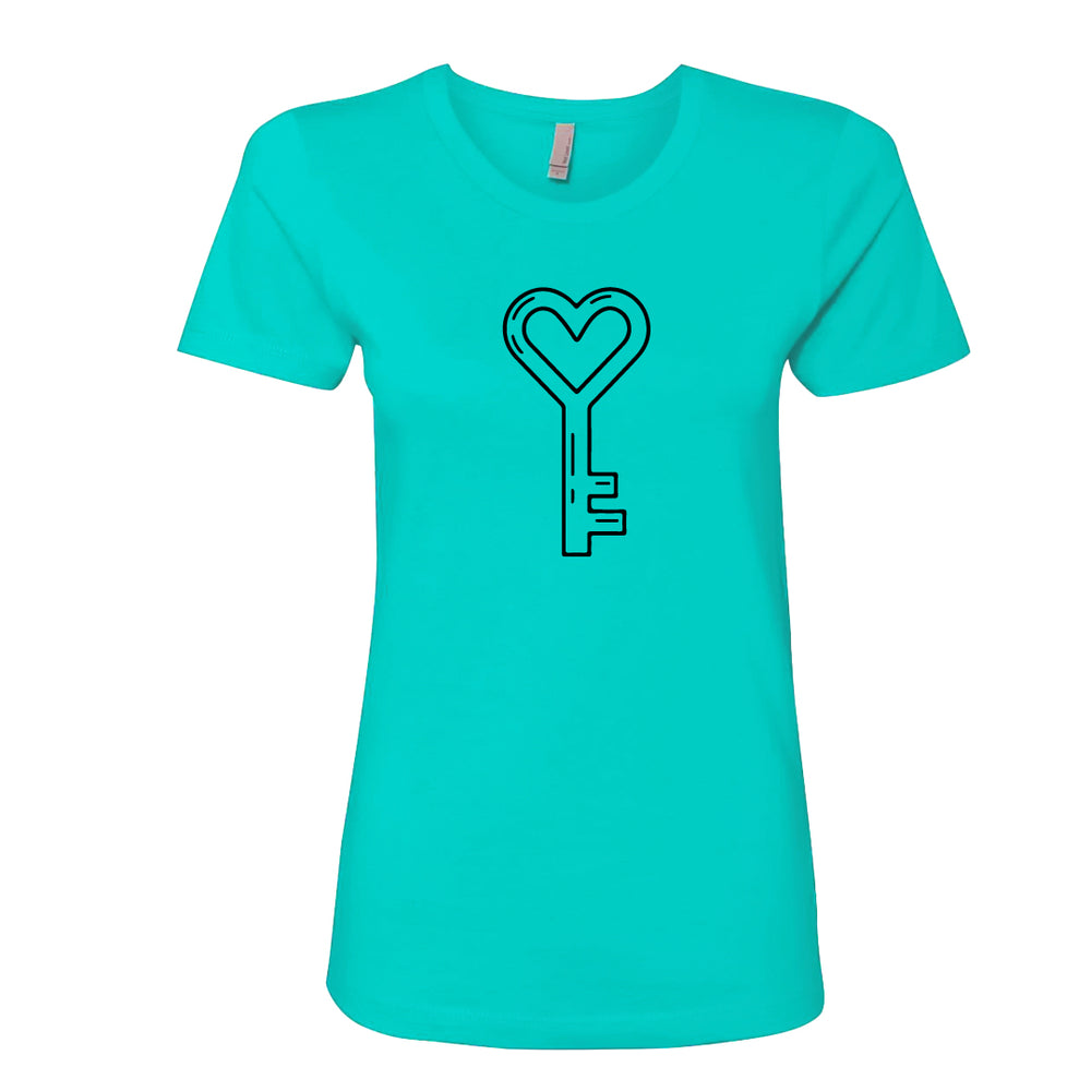 Women’s Heart Key T-Shirt – Minimalist Heart-Shaped Key Graphic Tee – Romantic Aesthetic Shirt for Her – Trendy Lock and Key Couples Gift